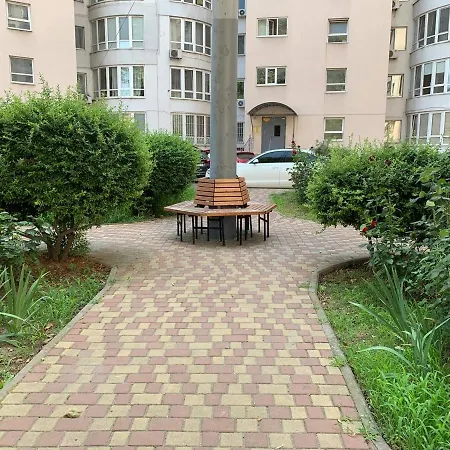 Staroportofrankovskaya & Pastera Street