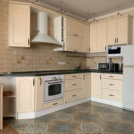 Apartment Staroportofrankovskaya & Pastera Street